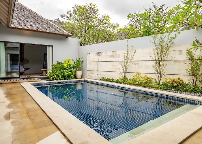 Villa Tuluscolivingseminyakvilla3 *